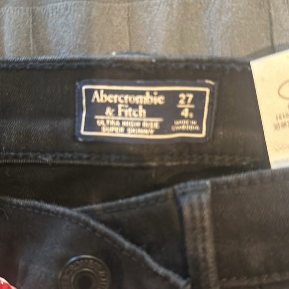 Bundle of 4: A & F skinny Jeans - Picture 10 of 15